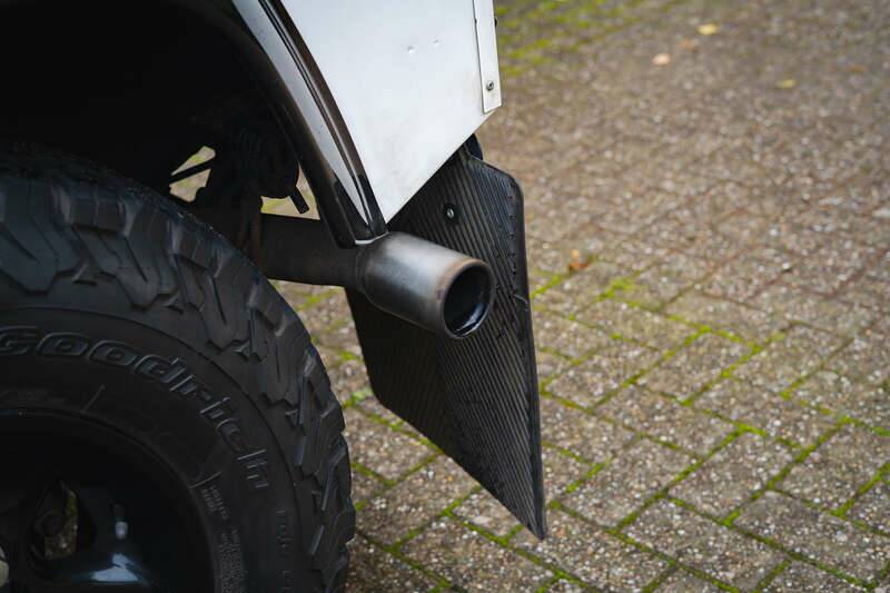 Image 15/41 of Land Rover Defender 90 "50th Anniversary" (1999)