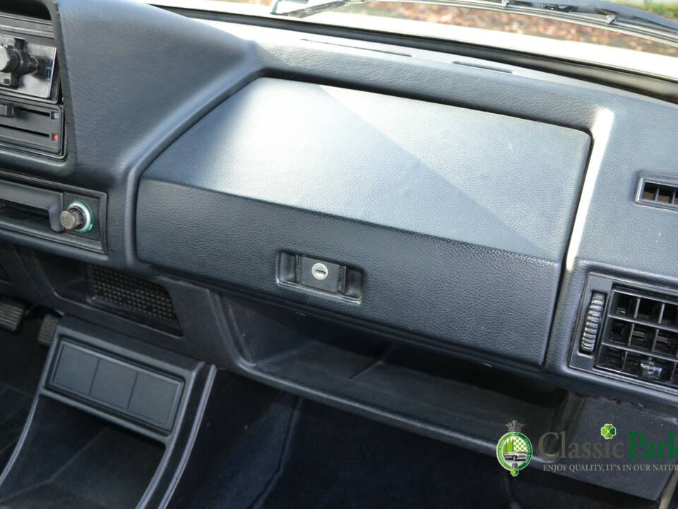 Imagen 31/50 de Volkswagen Golf Mk I 1.5 (1983)
