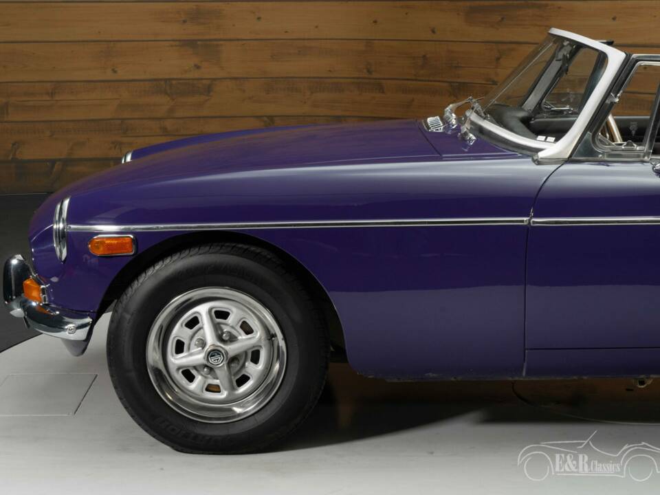 Image 6/8 de MG MGB (1974)
