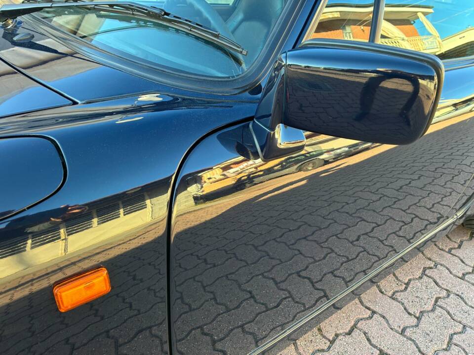 Image 4/36 de Porsche 911 Carrera 4 (1989)