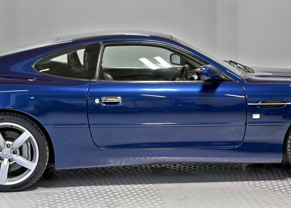Image 25/50 of Aston Martin DB 7 GT (2004)