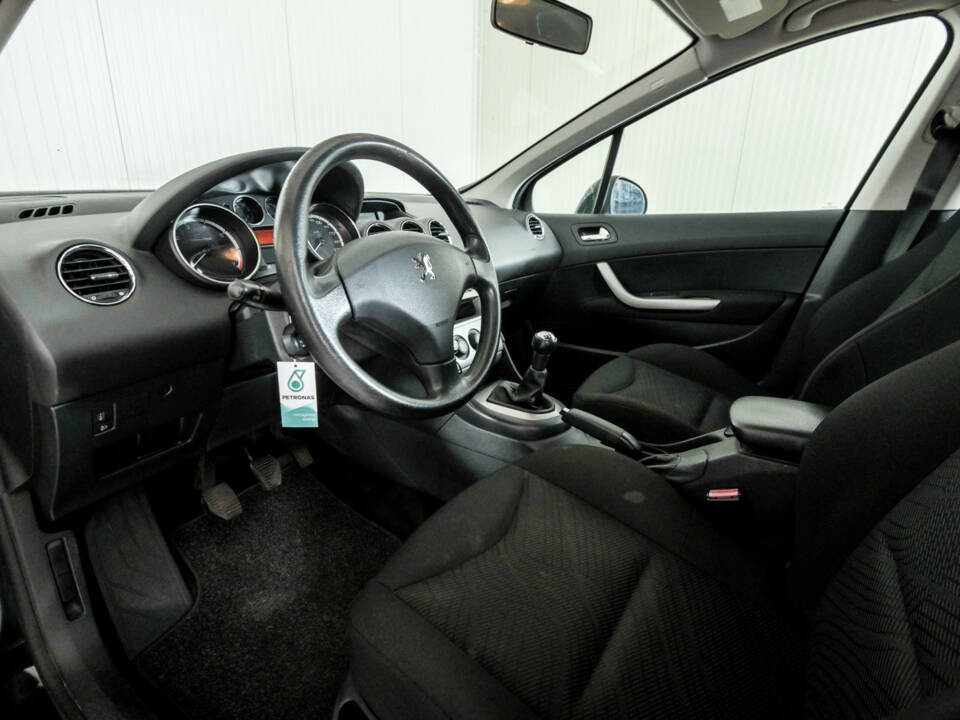 Bild 7/48 von Peugeot 308 1.6 VTi 120 Break (2008)