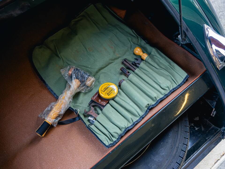 Afbeelding 40/58 van Jaguar XK 120 SE OTS (1954)