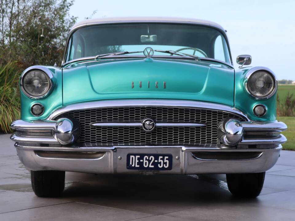 Image 38/50 of Buick 60 Century Riviera (1955)