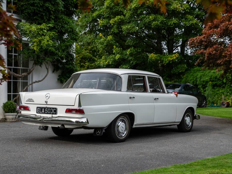 Image 8/35 of Mercedes-Benz 190 c (1965)