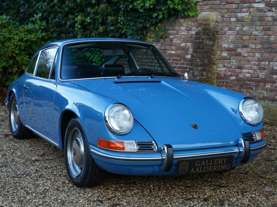 Image 35/50 of Porsche 912 (1969)