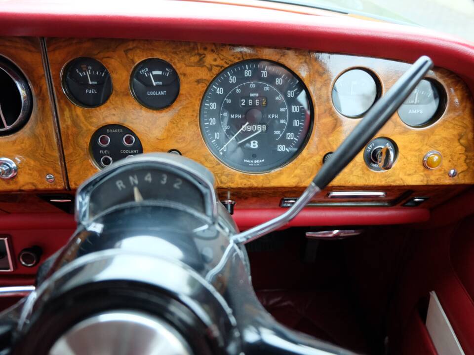 Image 43/48 of Bentley T 1 (1967)