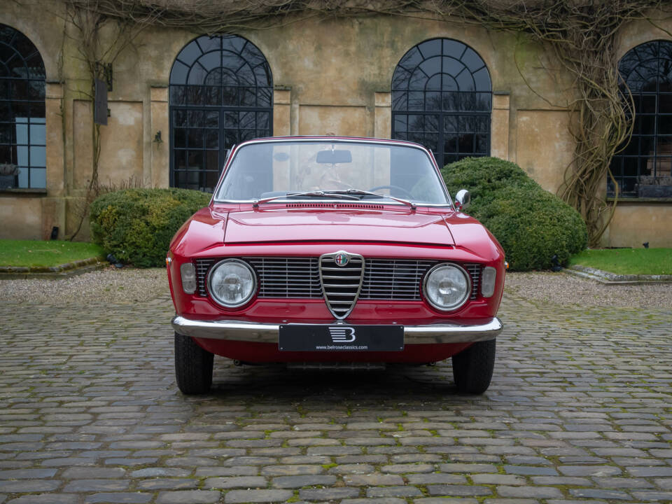 Image 13/21 de Alfa Romeo Giulia 1600 GTC (1966)