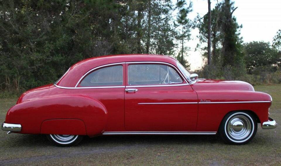 Image 7/8 of Chevrolet Deluxe Styleline (1950)