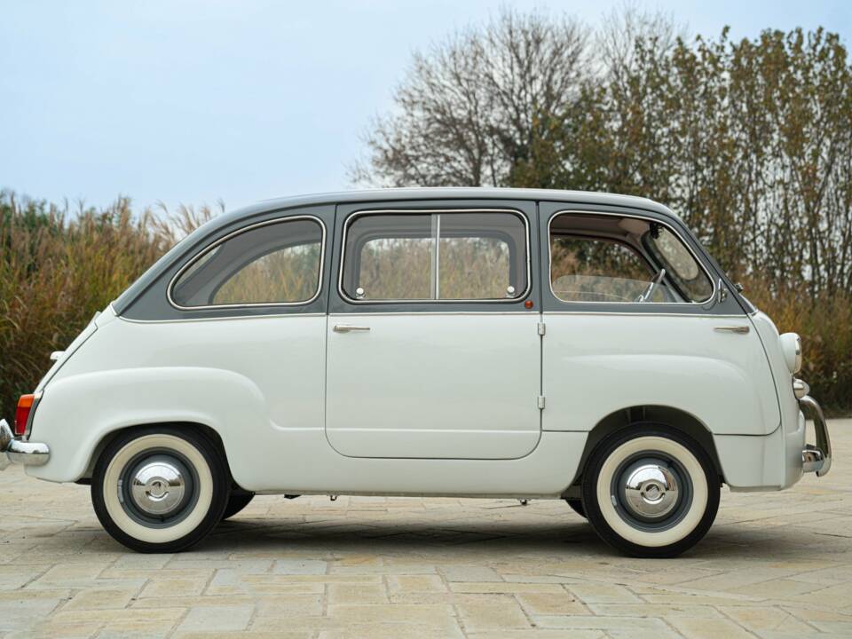 Image 15/50 of FIAT 600 D Multipla (1963)