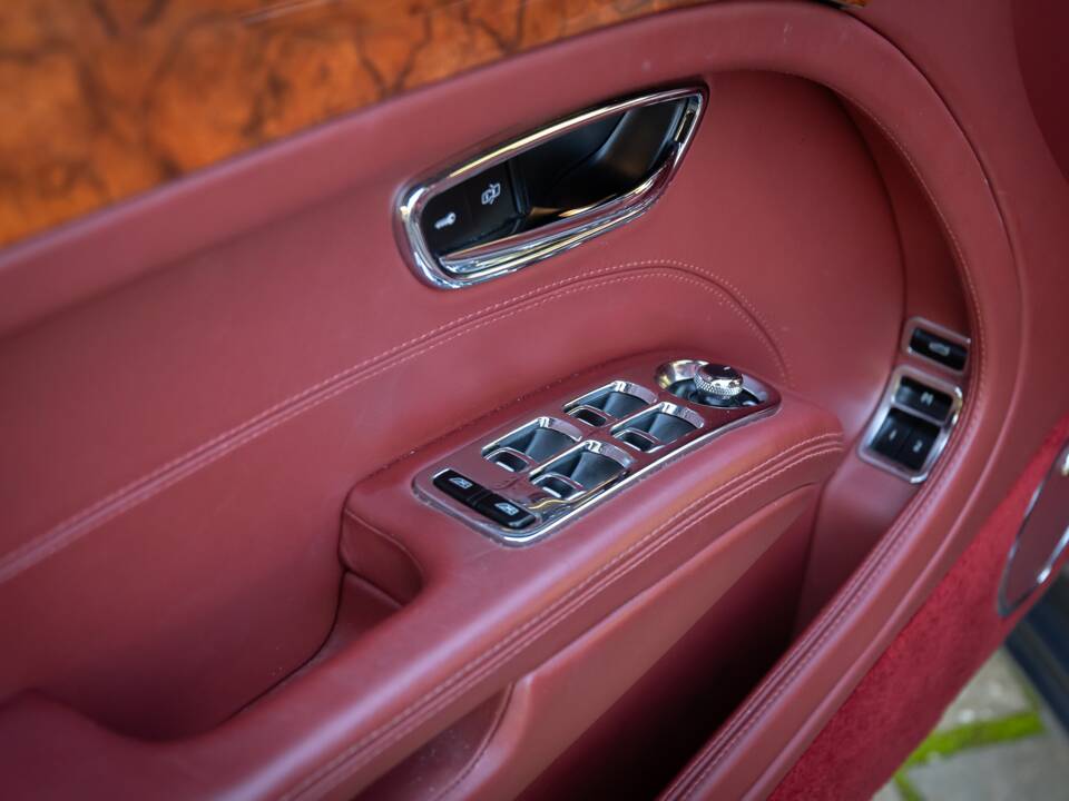 Afbeelding 15/31 van Bentley Mulsanne (2011)