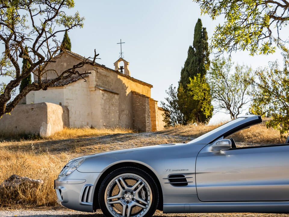 Imagen 32/50 de Mercedes-Benz SL 55 AMG (2006)