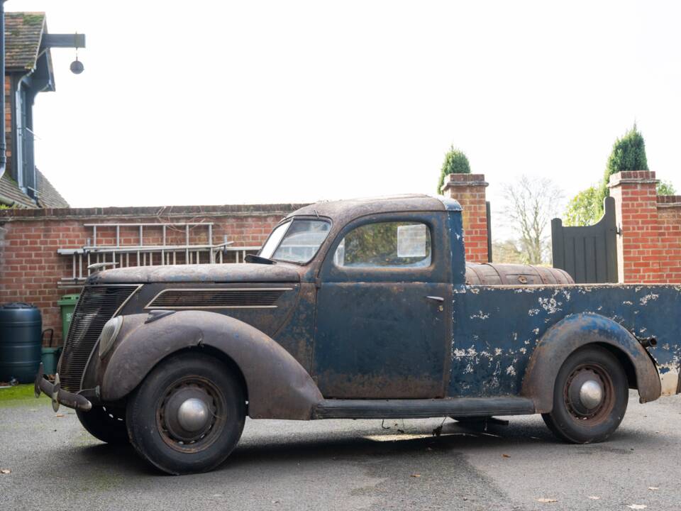 Image 11/134 of Ford V8 (1937)