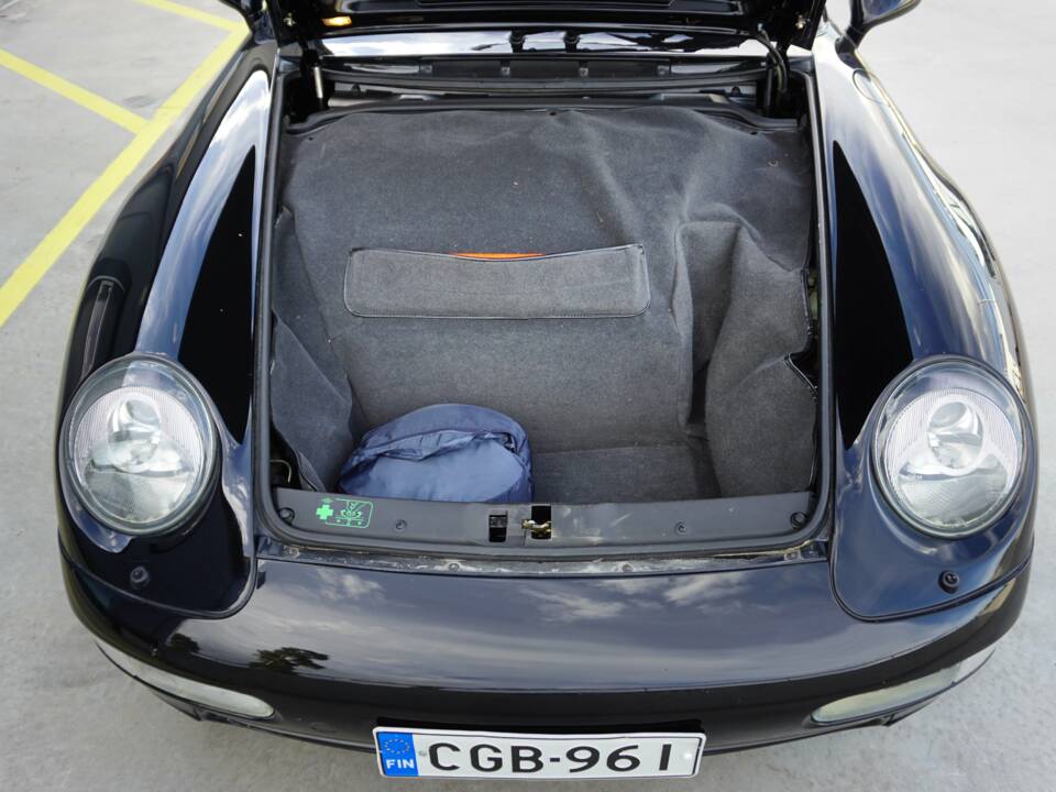 Immagine 21/41 di Porsche 911 Carrera 4 (1995)