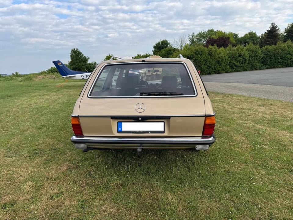 Immagine 13/13 di Mercedes-Benz 280 TE (1982)