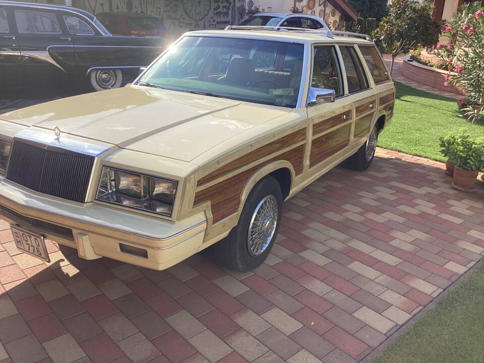 Afbeelding 4/4 van Chrysler Le Baron Town &amp; Country (1982)