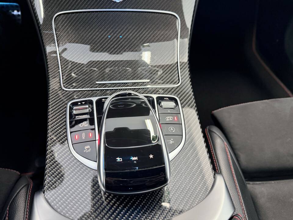 Image 24/31 of Mercedes-Benz C 43 AMG 4MATIC (2017)