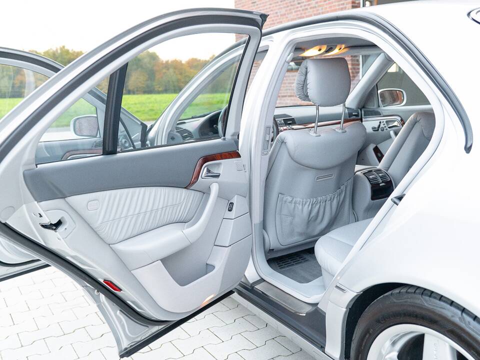 Afbeelding 23/45 van Mercedes-Benz S 55 AMG (2000)