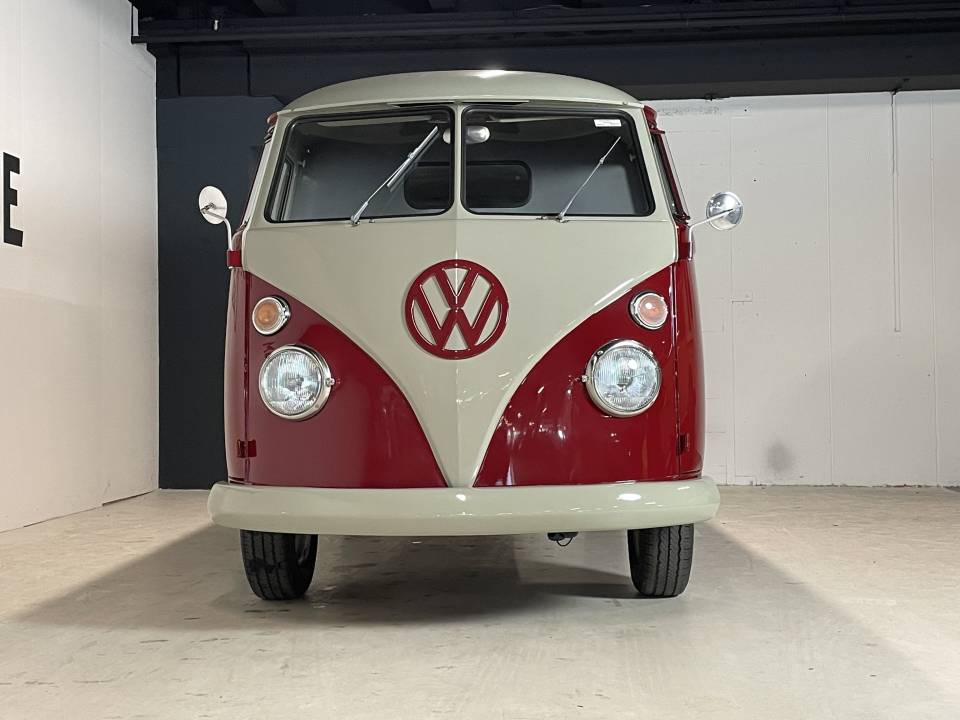 Image 6/24 de Volkswagen T1 panel van (1967)