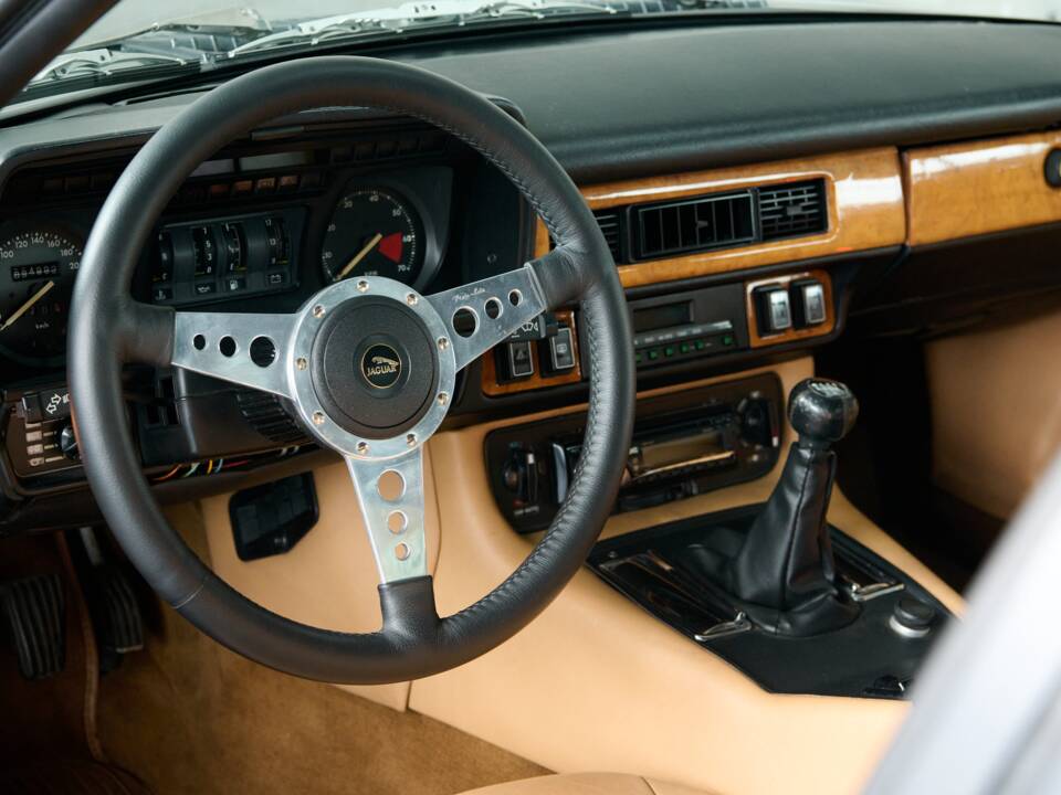 Bild 42/50 von Jaguar XJ-S 3.6 (1986)