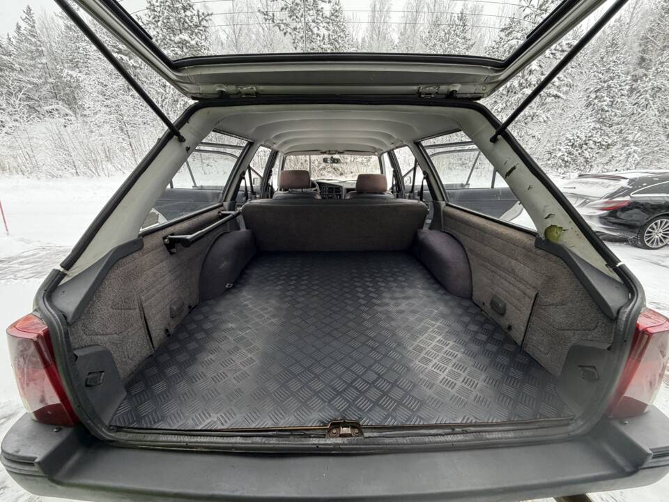 Bild 54/62 von Peugeot 505 Break 4x4 Dangel (1988)