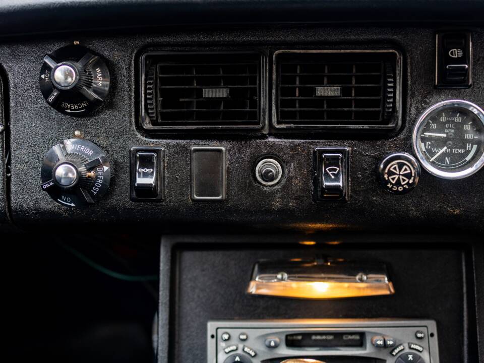 Image 28/39 de MG MGB GT (1972)
