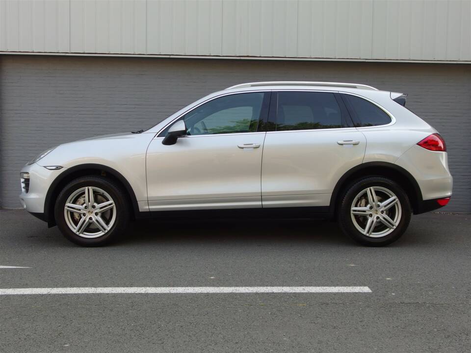 Image 1/98 of Porsche Cayenne S (2010)