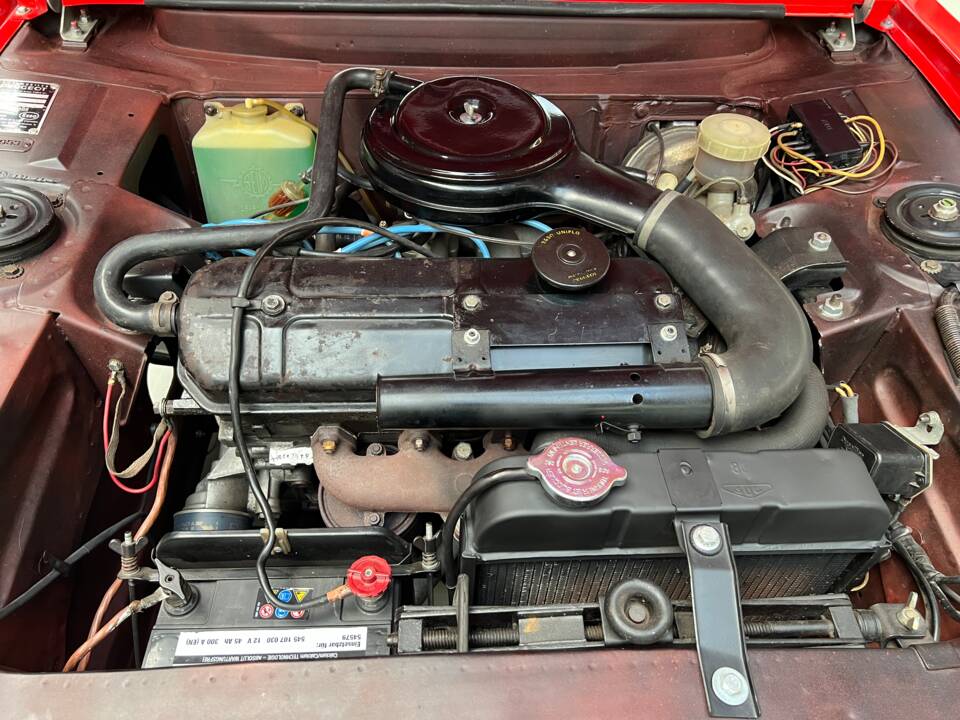 Image 27/39 of Peugeot 204 Convertible (1968)