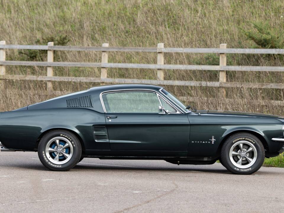 Image 2/44 of Ford Mustang 351 (1967)