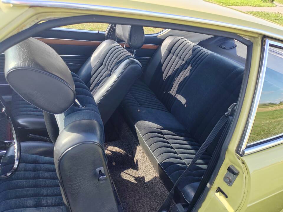 Image 33/54 of Audi 100 Coupe S (1971)