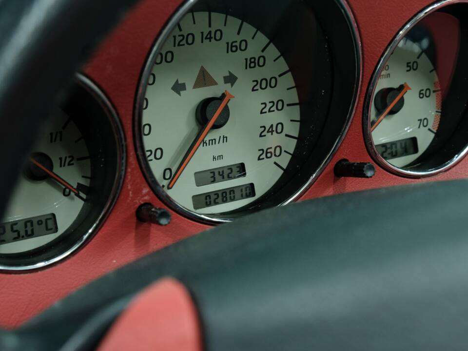 Immagine 12/50 di Mercedes-Benz SLK 230 Kompressor (1996)
