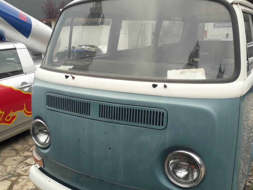 Bild 2/18 von Volkswagen T2b Kleinbus (1972)
