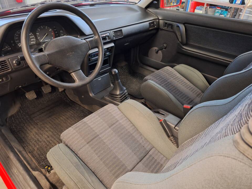 Imagen 7/8 de Mazda 323 Turbo 4WD (1990)