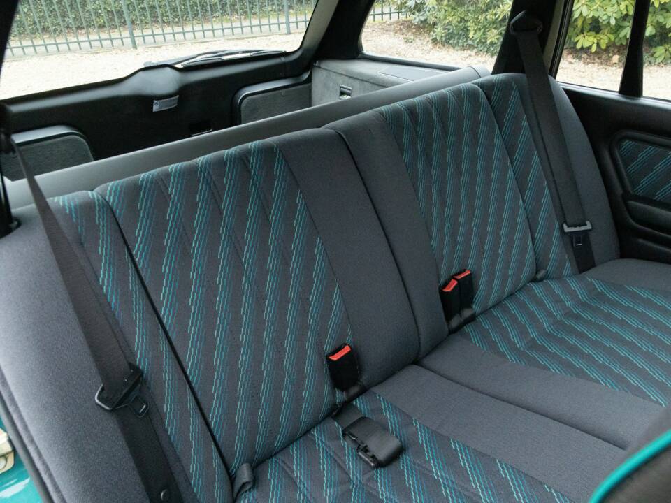 Bild 15/50 von BMW 316i Touring (1993)