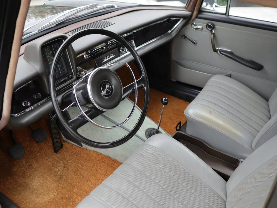 Afbeelding 24/50 van Mercedes-Benz 230 S (1967)