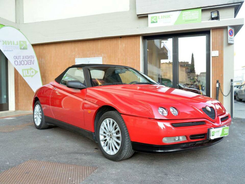 Imagen 8/10 de Alfa Romeo Spider 2.0 Twin Spark 16V (1995)