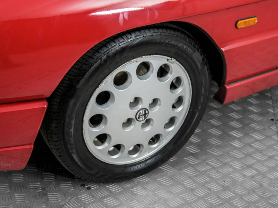 Imagen 21/50 de Alfa Romeo 2.0 Spider (1993)