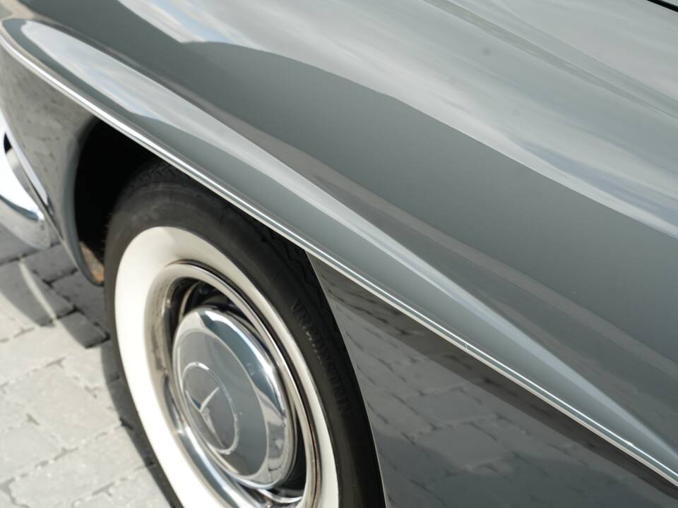 Image 40/50 de Mercedes-Benz 190 SL (1961)