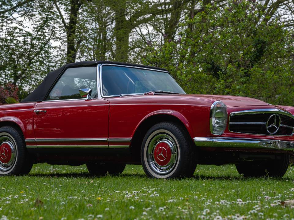 Image 3/64 of Mercedes-Benz 280 SL (1969)