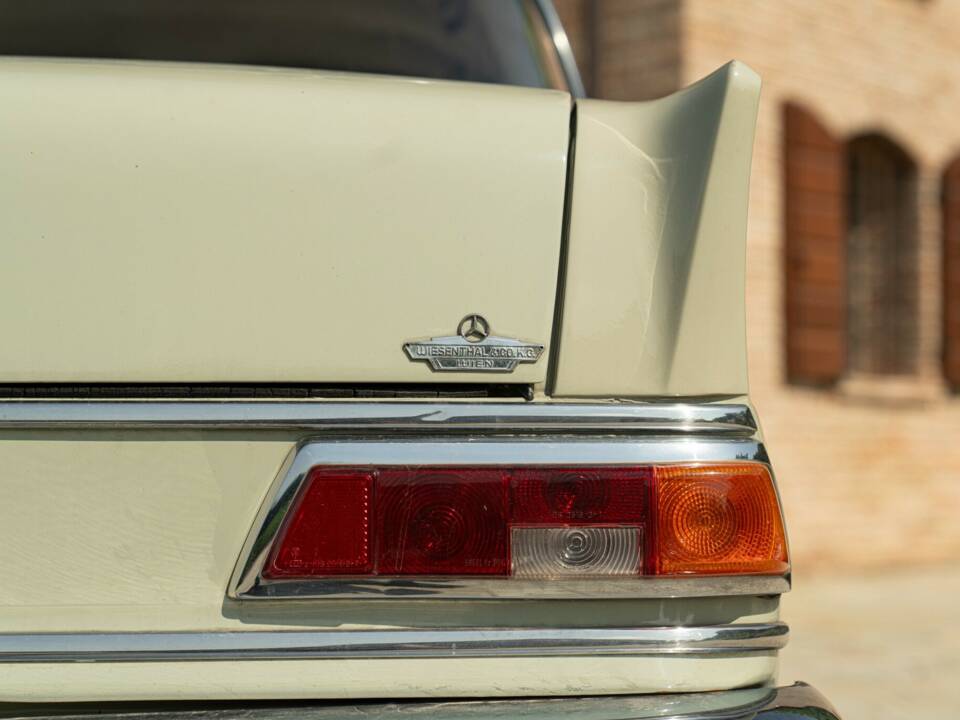 Bild 19/50 von Mercedes-Benz 200 (1966)