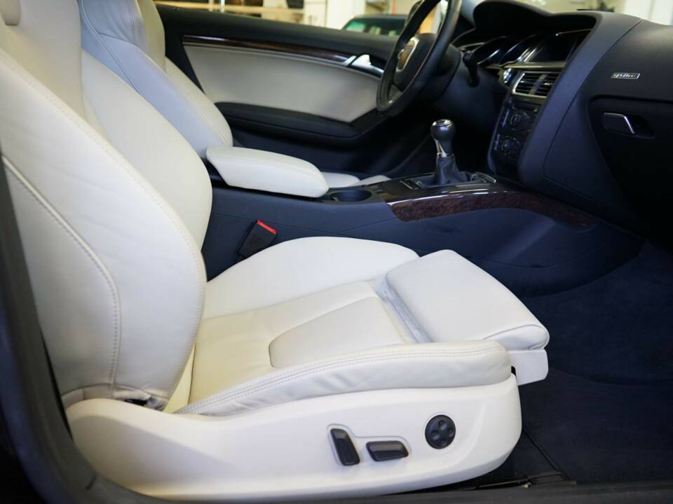 Image 19/37 de Audi S5 Coupé (2007)