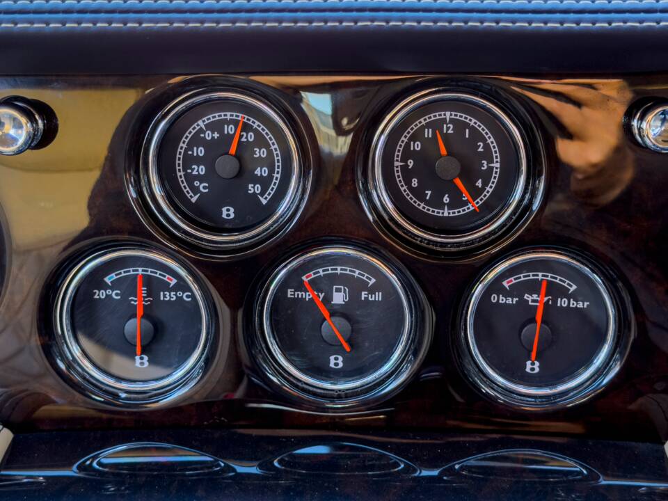 Image 15/25 of Bentley Brooklands (2008)