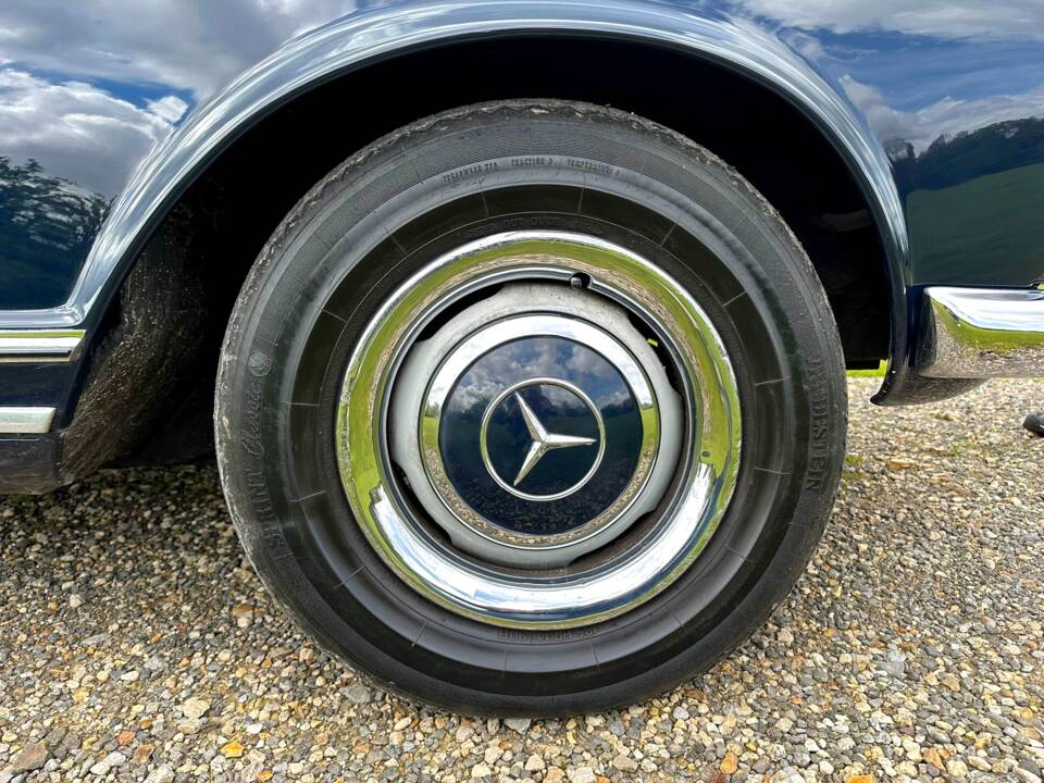 Image 34/50 de Mercedes-Benz 230 SL (1967)