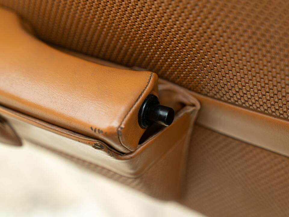 Immagine 34/50 di Porsche 911 2.0 T (1968)