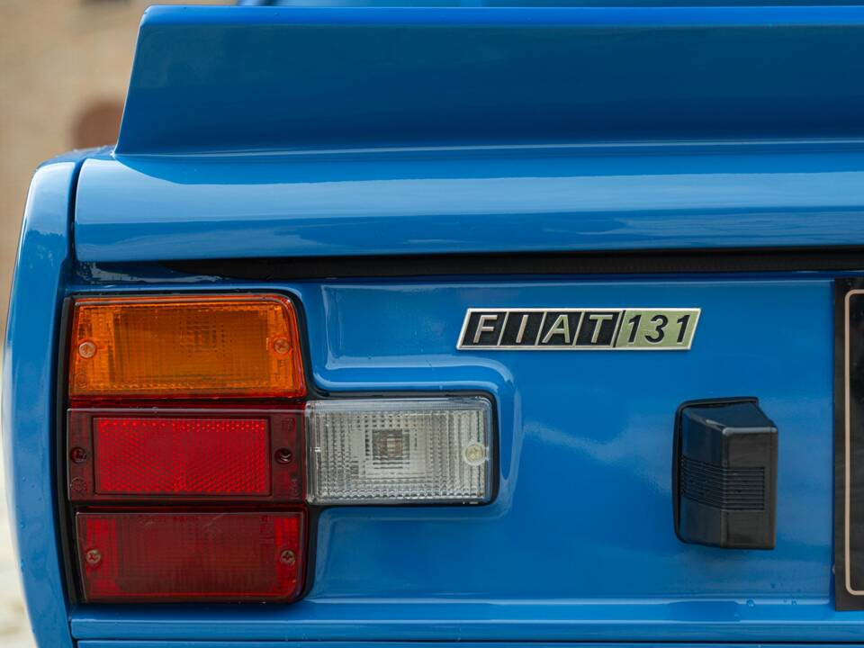 Immagine 14/50 di FIAT 131 Abarth Rally (1981)