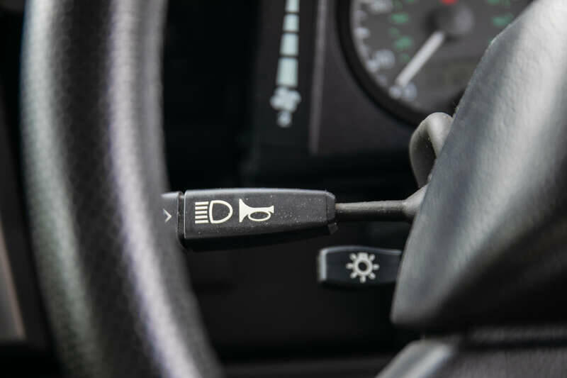 Image 37/50 de Land Rover Defender 90 Td5 (2003)