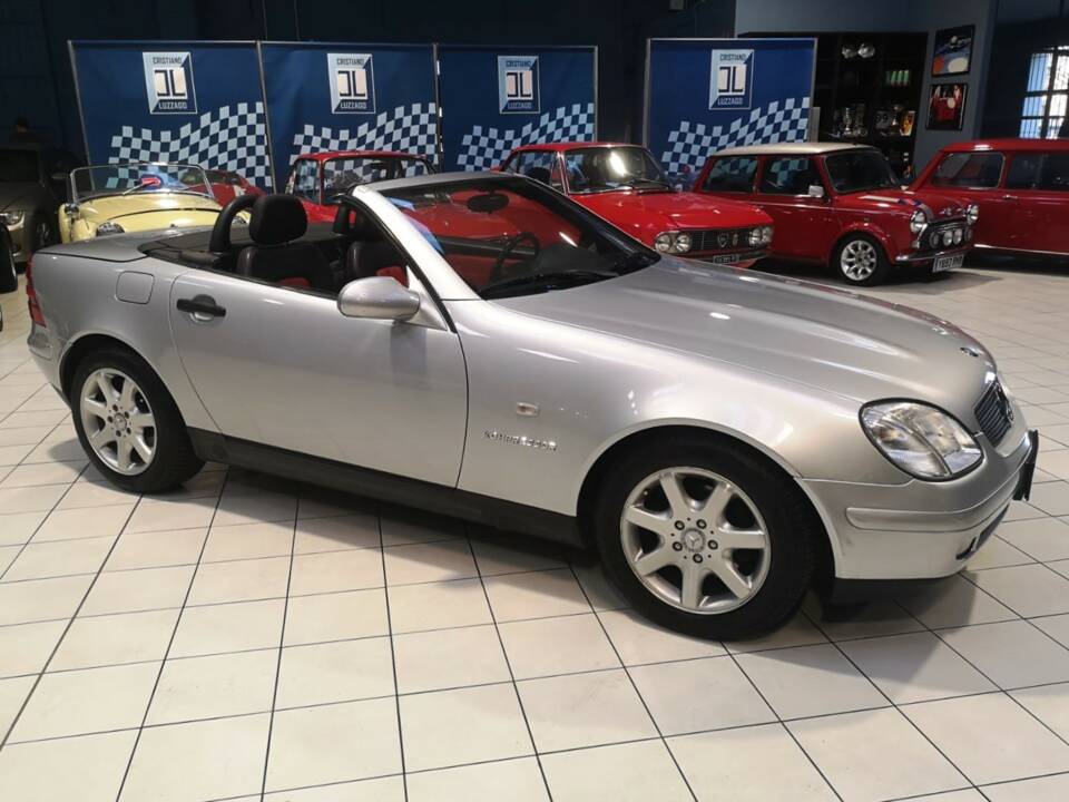 Image 10/59 of Mercedes-Benz SLK 200 Kompressor (1997)