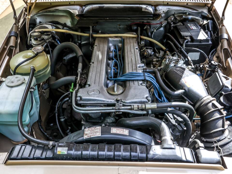 Afbeelding 29/40 van Mercedes-Benz 280 SL (1981)