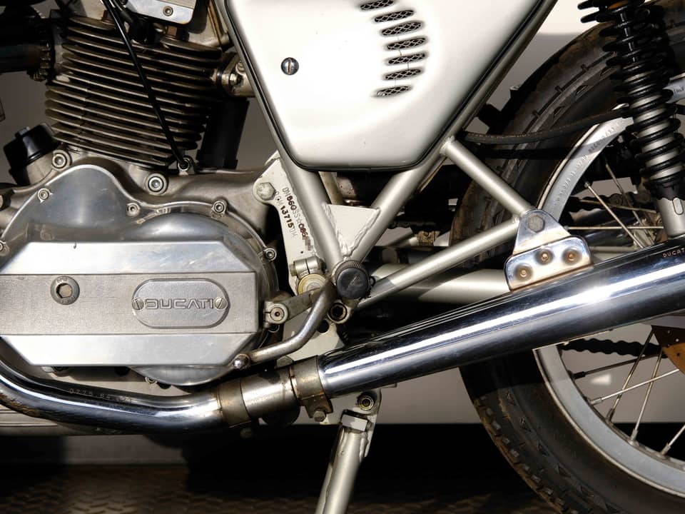 Image 45/54 de Ducati 900 SS (1977)