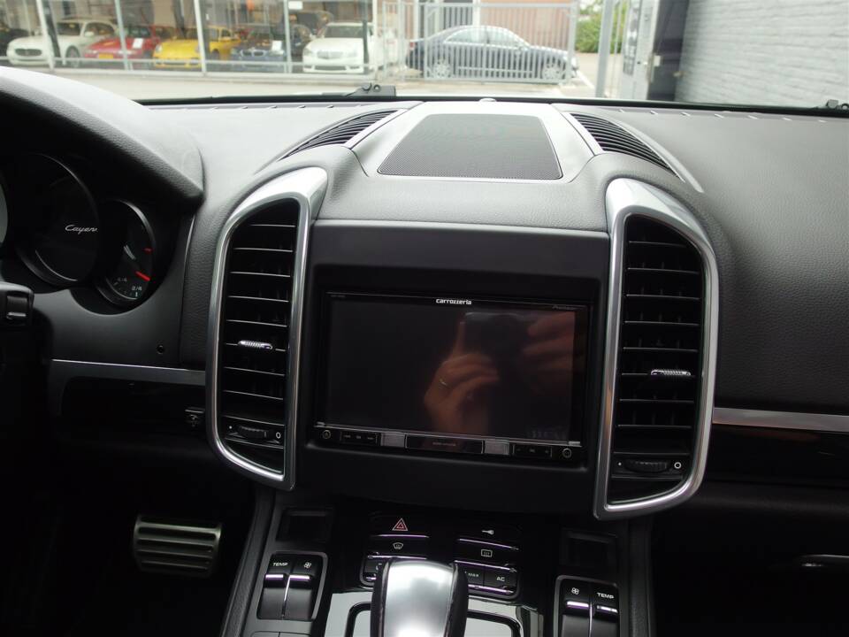 Bild 57/99 von Porsche Cayenne S (2010)